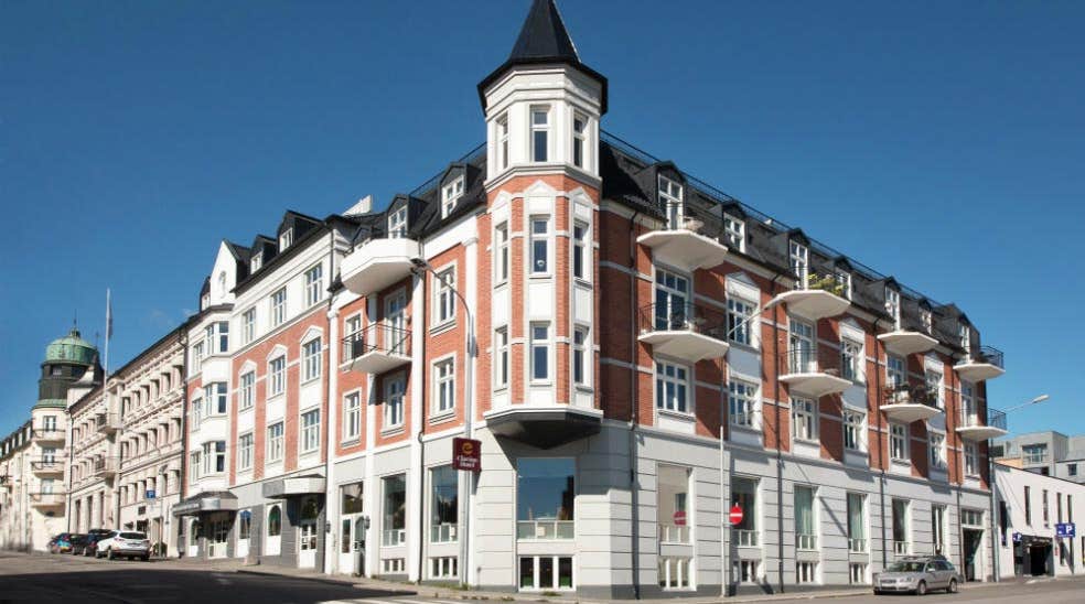 Clarion Collection Hotel Grand Gjövikin julkisivu